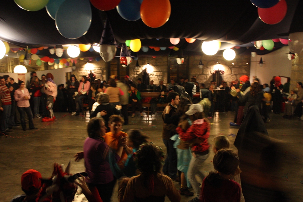 + de 100 anos de História Festa de Carnaval - Baile